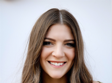 Exclusive Interview With Julia Kahn