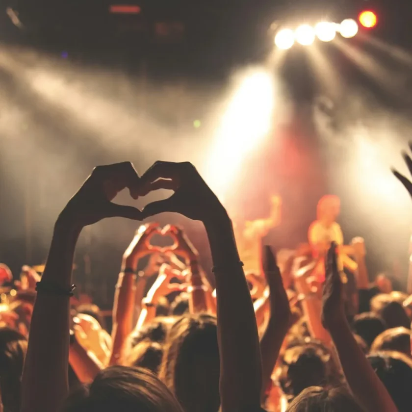 Live Nation and Ticketmaster Defend Ticket Pricing Amidst Accusations hzgs56ze49s