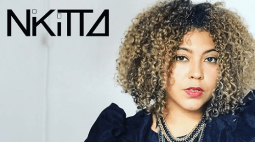 Smiling picture of Singer Nikitta smiling