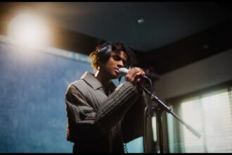 Live performance of Bad Romance by Taves