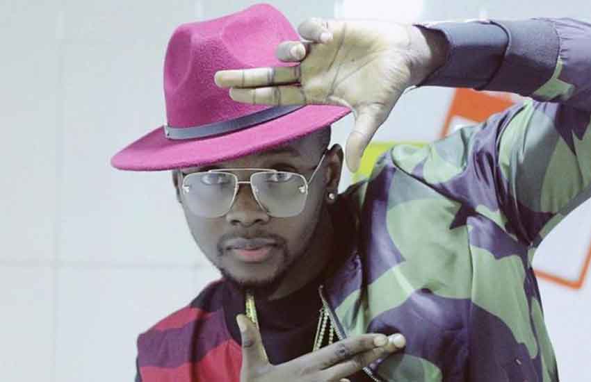 Artwork of Tempted to steal by Kizz Daniel