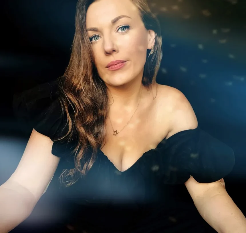 Ellen Arthur Blyth Young Ones