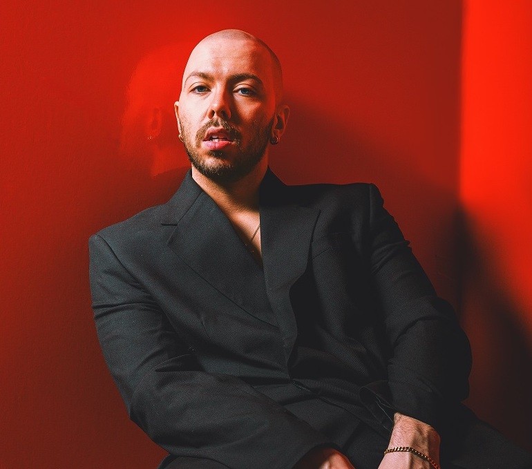 Frria Shy Boy Change