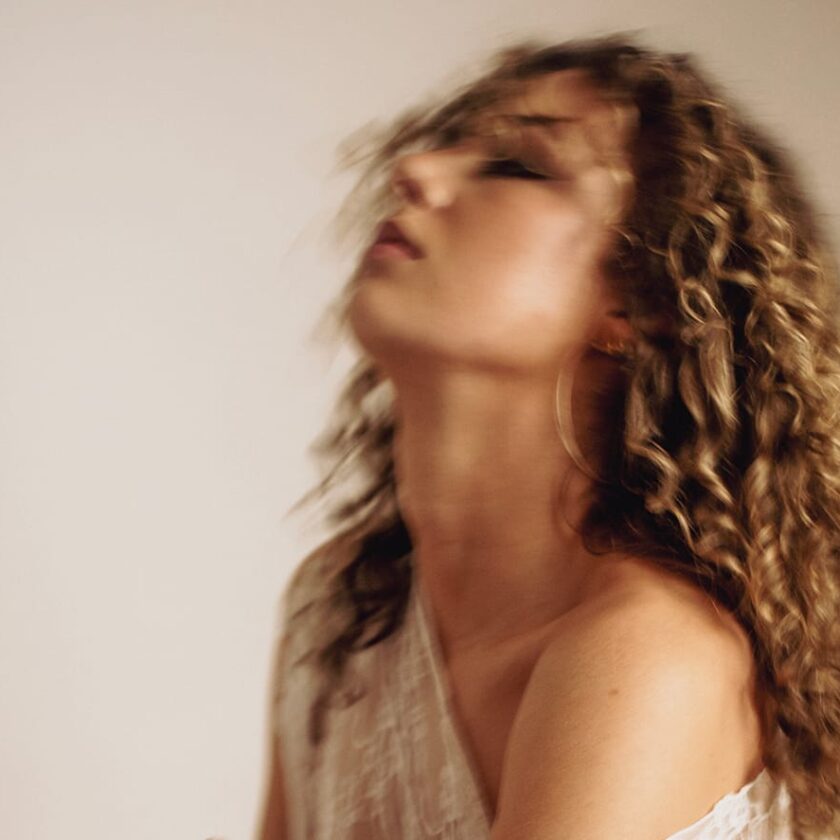 Laura Adeline Shares New Single "Curbside" 52 Laura Adeline Curbside