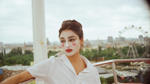 Sofie Royer Shares New Single Indoor Sport