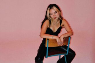 Amelie Jat Rollercoaster