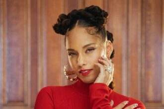 Alicia Keys Happy Xmas (War Is Over) (Official Visualizer)