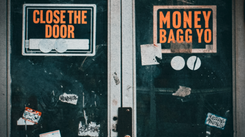 MONEYBAGG YO CLOSE THE DOOR