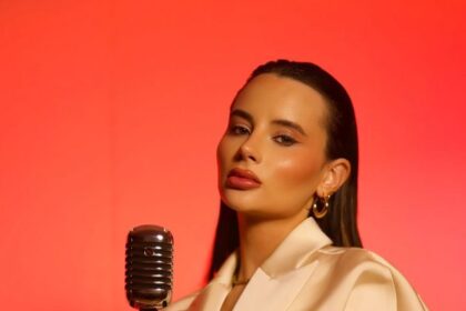 Anna Catharina Eyes On Me