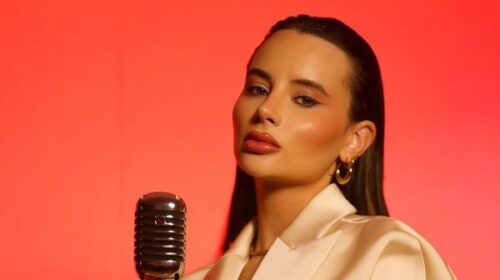 Anna Catharina Eyes On Me