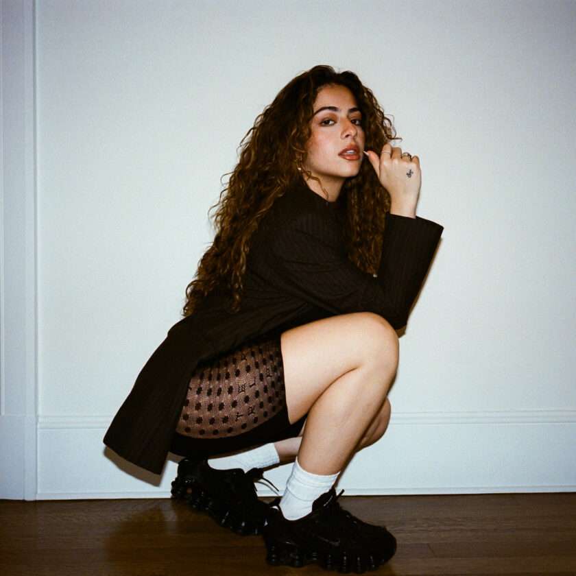 Laura PieriI Shares New Single "Flown Away" 52 Laura PieriI - Flown Away