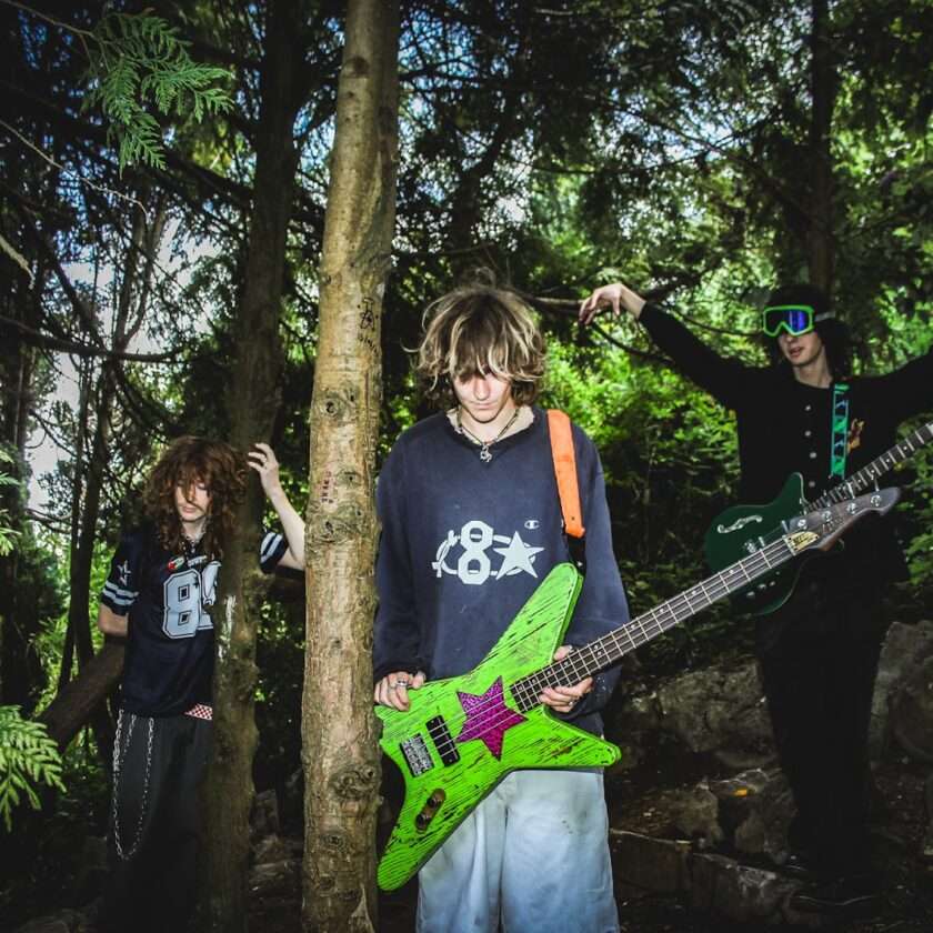 Rising Brighton Grunge Punks Bones Ate Arfa Return With 'It's All Good' 52 Bones Ate Arfa - It's All Good