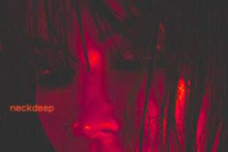 Charlotte Sands Neckdeep