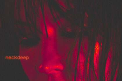 Charlotte Sands Neckdeep