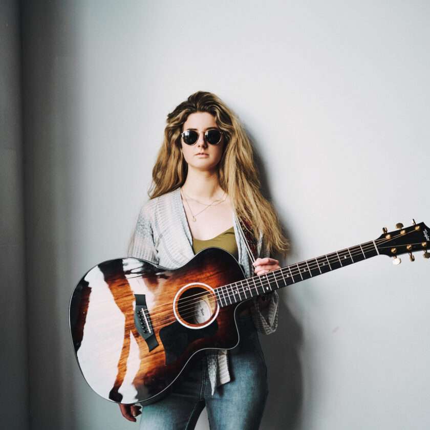 Logan Taylor - Light Me Up