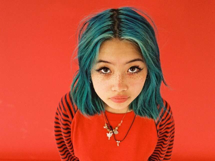 Indie artist beabadoobee