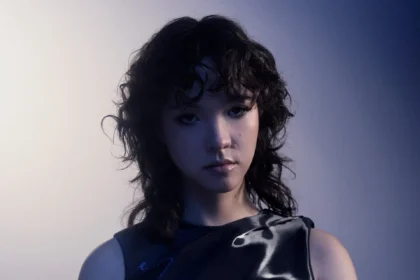 Irène Schrader - Eclipse