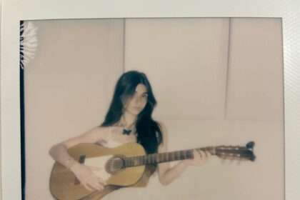 Pilar Victoria - Bloomed In Snow (Acoustic)