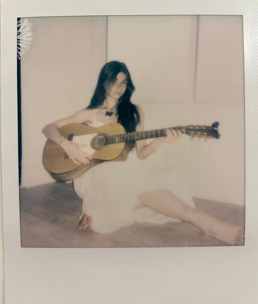 Pilar Victoria - Bloomed In Snow (Acoustic)