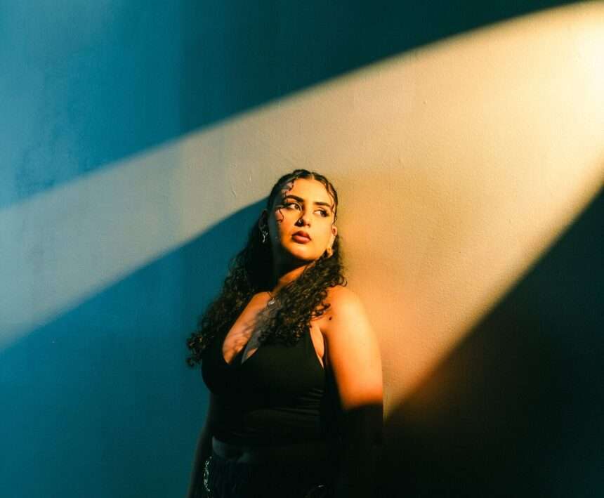 Nicole Issa Embraces Raw Emotion on “Cliché”