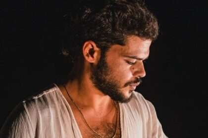 T Puse - Keeping Me Out