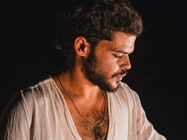 T Puse - Keeping Me Out