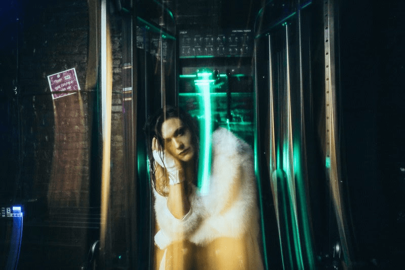 Lauren Minear Expands 'Boxing Day' Era With Deluxe Album and Sharp New Single "Anxiety" 52 image