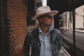 Billy Peake - Manic Waves