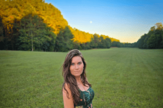 Iyla Elise - Ain’t Linear