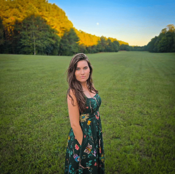 Iyla Elise Shares New Single ‘Ain’t Linear’ 52 Iyla Elise - Ain’t Linear