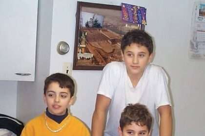Chris Pannella Holdin On